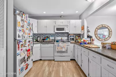 80 Manchester Court, Red Bank, NJ 07701 - Photo 12