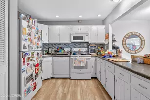 80 Manchester Ct, Red Bank, NJ 07701 - Photo 12
