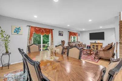 28 Hawthorn Drive, Edison, NJ 08820 - Photo 16