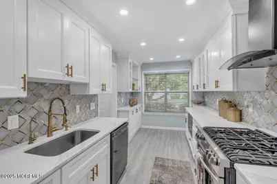 28 Hawthorn Drive, Edison, NJ 08820 - Photo 12