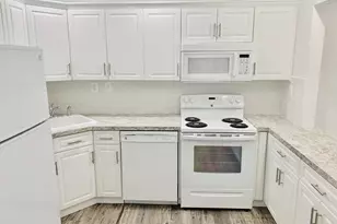 31 Lexington Ct, Red Bank, NJ 07701 - Photo 2