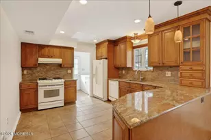 20 Hutchinson Dr, Port Monmouth, NJ 07758 - Photo 14