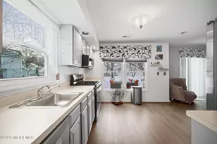 107 Lloyd Ct, East Brunswick Township, NJ 08816 - Photo 6