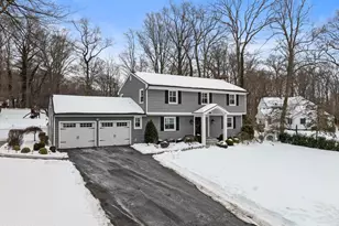 49 Stork Ct, Middletown, NJ 07748 - Photo 2