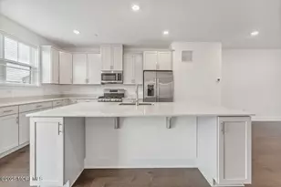 46 Mariveles Wy, Tinton Falls, NJ 07724 - Photo 12