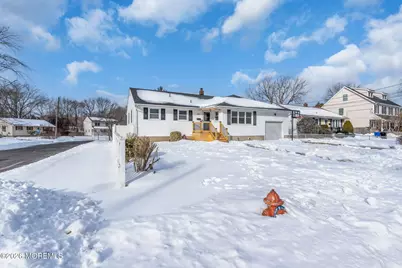 660 Hopping Road, Belford, NJ 07718 - Photo 4