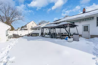 660 Hopping Road, Belford, NJ 07718 - Photo 22