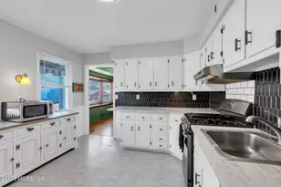 660 Hopping Rd, Belford, NJ 07718 - Photo 8