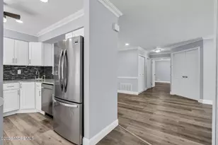 401 Hampton Ct, Manalapan Township, NJ 07726 - Photo 4