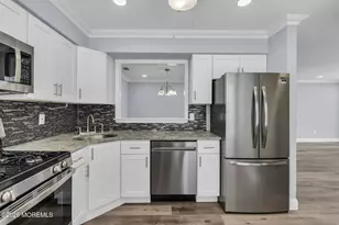 401 Hampton Ct, Manalapan Township, NJ 07726 - Photo 8