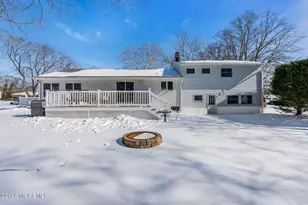 158 Cloverdale Cir, Tinton Falls, NJ 07724 - Photo 4