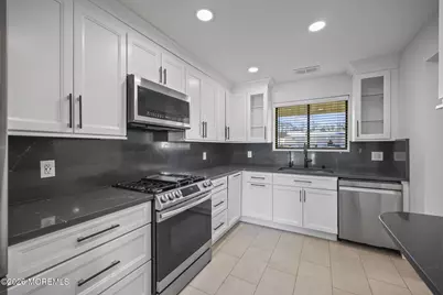 26 Front Court, Old Bridge Township, NJ 08857 - Photo 12