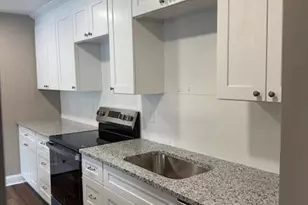 204 Covered Bridge Blvd, Manalapan Township, NJ 07726 - Photo 2