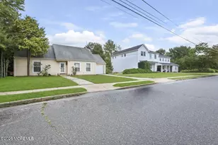 123 Hearth Ct E, Lakewood, NJ 08701 - Photo 2