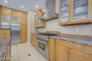 8 Landmark Ln, Marlboro Township, NJ 07746 - Photo 10