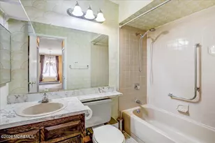 239 Medford Ct, Manalapan Township, NJ 07726 - Photo 18