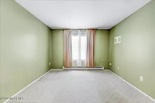 239 Medford Ct, Manalapan Township, NJ 07726 - Photo 14