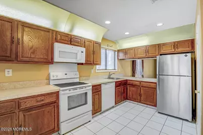 239 Medford Court #A, Manalapan Township, NJ 07726 - Photo 6