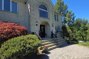 8 Tamar Ct, Manalapan Township, NJ 07726 - Photo 2