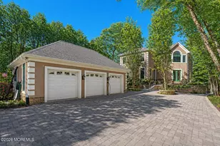 307 Lakeside Ave, Colts Neck Township, NJ 07722 - Photo 4