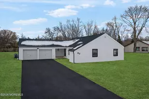 82 Oriskany Dr, Freehold, NJ 07728 - Photo 2