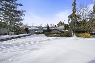 330 Plymouth Dr, Freehold, NJ 07728 - Photo 4