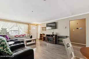 93 Halls Croft Rd, Freehold, NJ 07728 - Photo 8