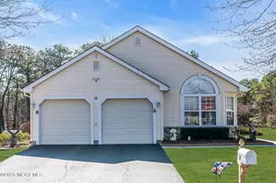 18 Rosewood Ct, Lakewood, NJ 08701 - Photo 2