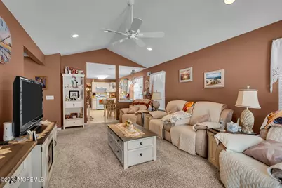 18 Rosewood Court, Lakewood, NJ 08701 - Photo 4