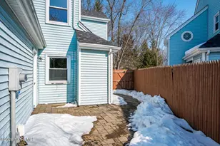 6 Twain Ct, Freehold, NJ 07728 - Photo 4