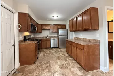 6 Twain Court, Freehold, NJ 07728 - Photo 8