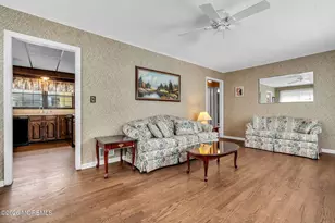 17 Crestview Dr, Middletown, NJ 07748 - Photo 6