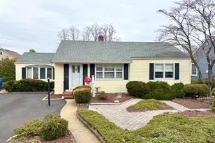 17 Crestview Dr, Middletown, NJ 07748 - Photo 1