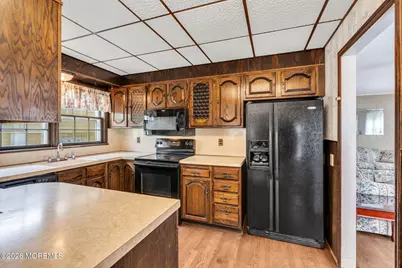 17 Crestview Drive, Middletown, NJ 07748 - Photo 8