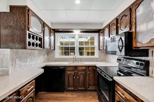 17 Crestview Dr, Middletown, NJ 07748 - Photo 8