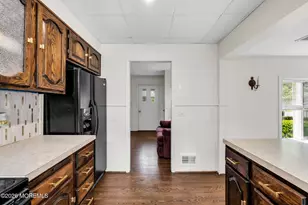 17 Crestview Dr, Middletown, NJ 07748 - Photo 10