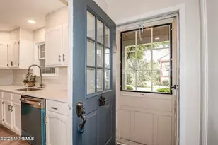 8E Benjamin Franklin Dr, Monroe Township, NJ 08831 - Photo 6