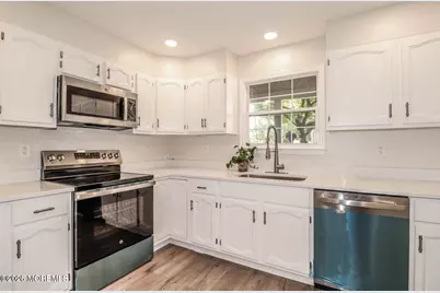 8E Benjamin Franklin Drive, Monroe Township, NJ 08831 - Photo 2