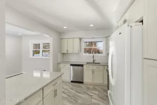 35 Vivian Ct, Howell Township, NJ 07731 - Photo 6