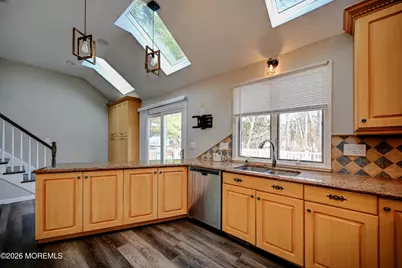 17 Thomas Road, East Brunswick Township, NJ 08816 - Photo 16