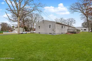 606 Alma Pl, Oakhurst, NJ 07755 - Photo 4