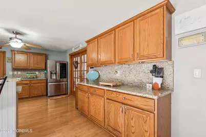 9 E Shenendoah Road, Howell Township, NJ 07731 - Photo 4