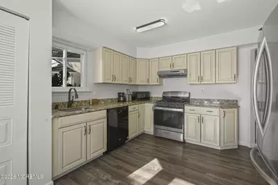 1604 Buckingham Circle, Middletown, NJ 07748 - Photo 14