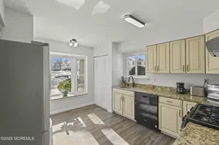 1604 Buckingham Cir, Middletown, NJ 07748 - Photo 12