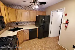 19-6 Augusta Ct, Freehold, NJ 07728 - Photo 4