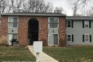 19-6 Augusta Ct, Freehold, NJ 07728 - Photo 2