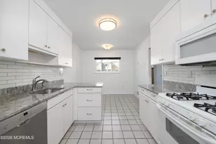 11 Ann Ct, Tinton Falls, NJ 07724 - Photo 18