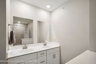 14 Kelly Way, Tinton Falls, NJ 07724 - Photo 18