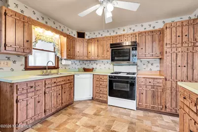 501 Cable Avenue, Beachwood, NJ 08722 - Photo 20