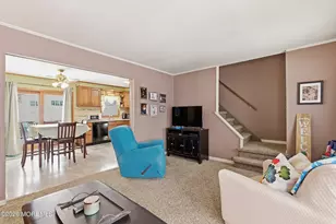 325 Hollie Dr E, Belford, NJ 07718 - Photo 6